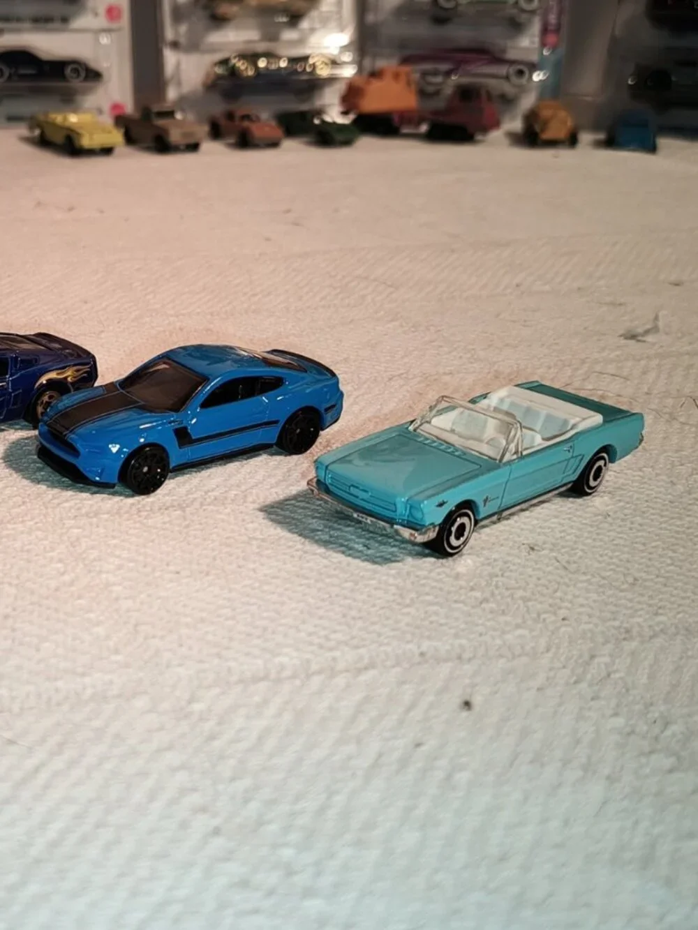 HOT WHEELS & MATCHBOX FORD MUSTANG 4-CAR LOT
